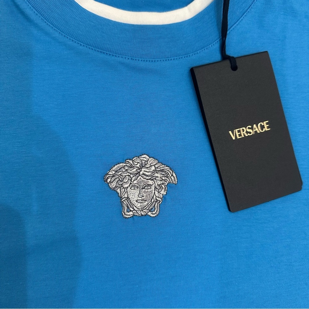 EMBROIDERED MEDUSA BOXY T-SHIRT